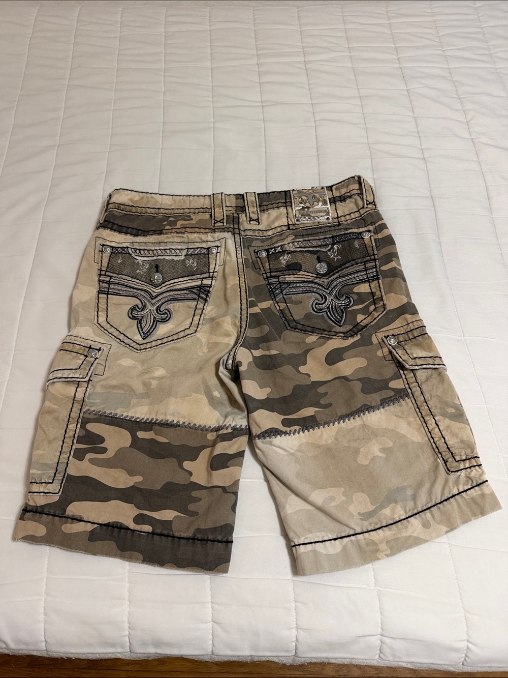 NWOT Rock Revival Men's Camo Cargo Shorts - Beige/Tan Camo